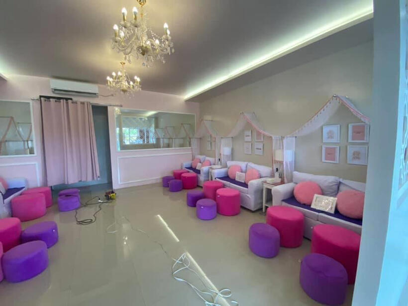 Actual photo of the finished nail salon